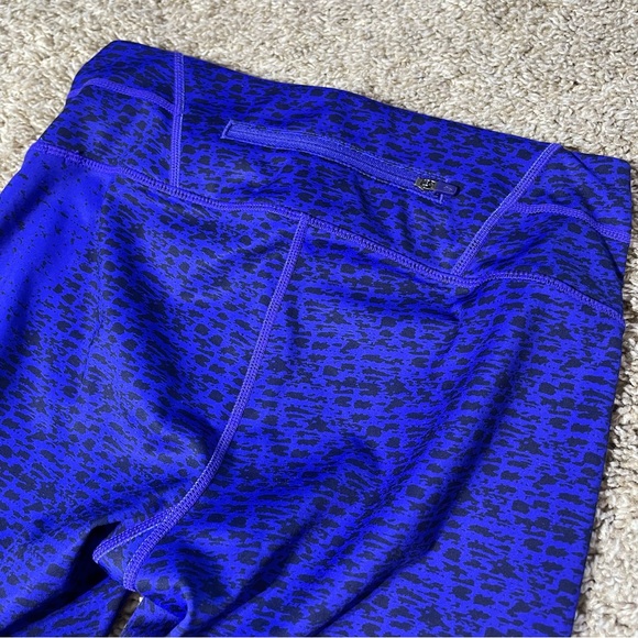 Athleta Asym Sonar Camo 7/8 Leggings XS - Picture 4 of 9